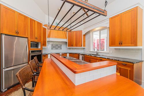 Warm kitchen photo by Angela Provost - Real Estate Photographer